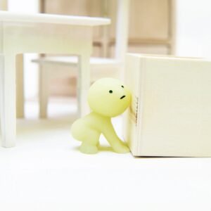 Smiski lifting figure