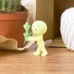 Smiski moving figure green thumb
